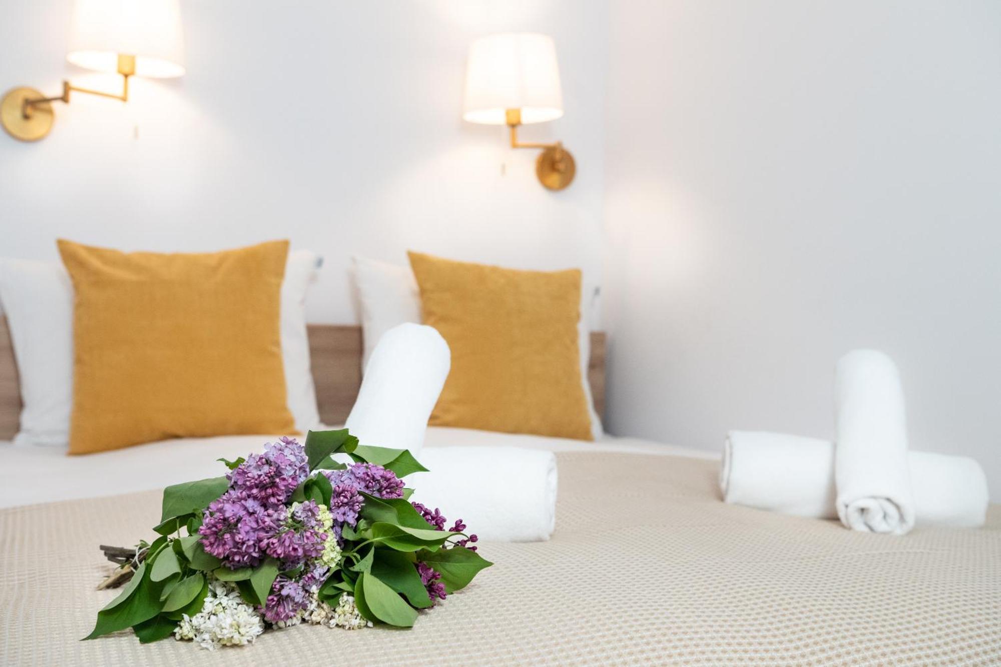Tyzenhauz Apartments Siemiradzkiego Street Krakow Luaran gambar