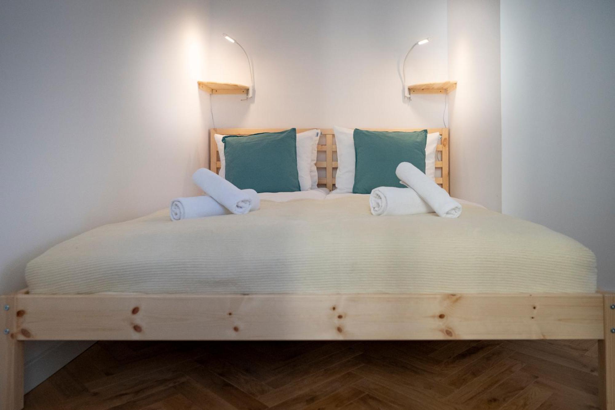 Tyzenhauz Apartments Siemiradzkiego Street Krakow Luaran gambar